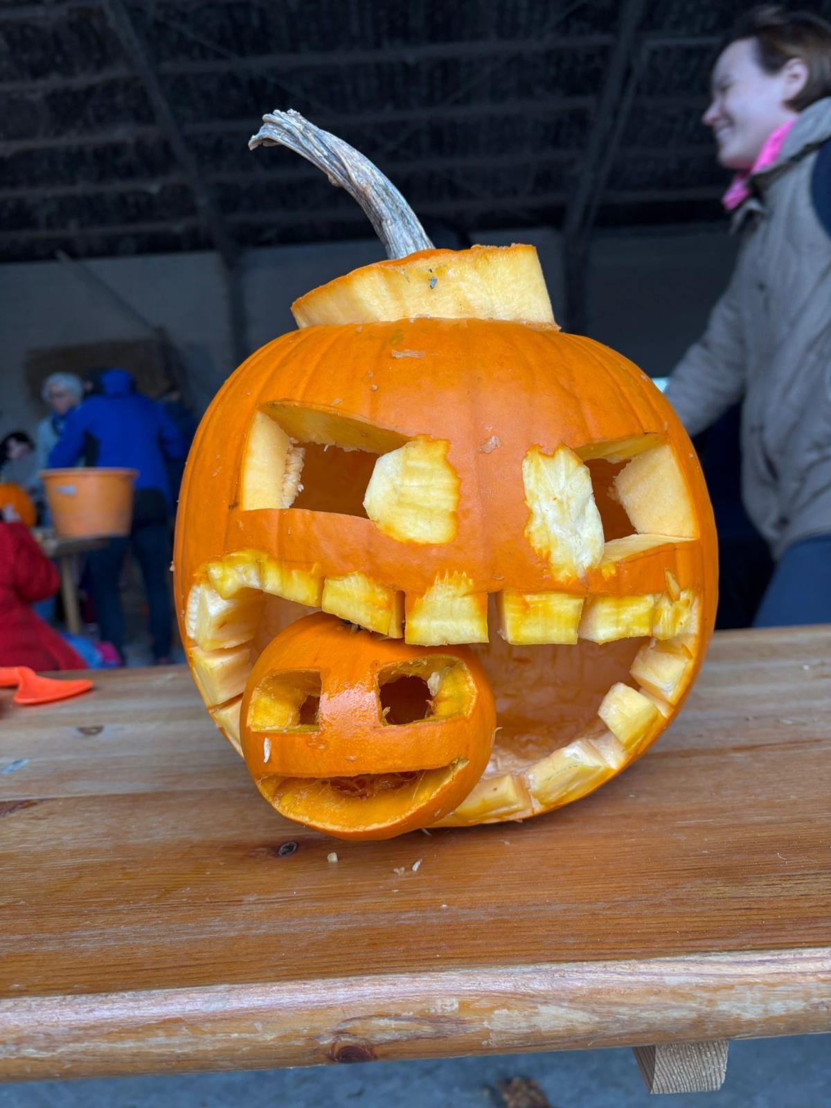Stromberger Landfrauen - Kürbis schnitzen Stromberger Landfrauen - Kürbis schnitzen