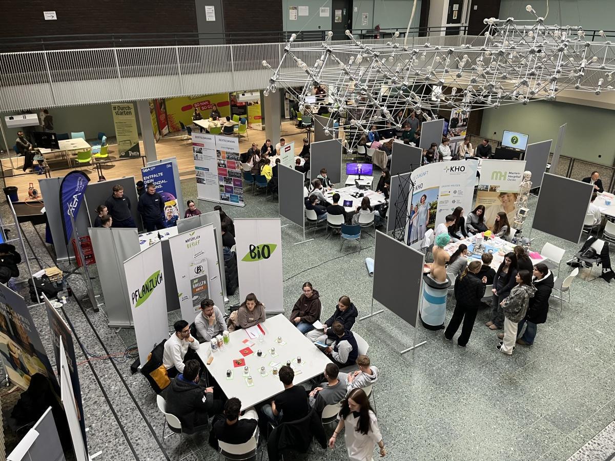 Karriere-Chat bringt Betriebe und Jugendliche der Gesamtschule zusammen