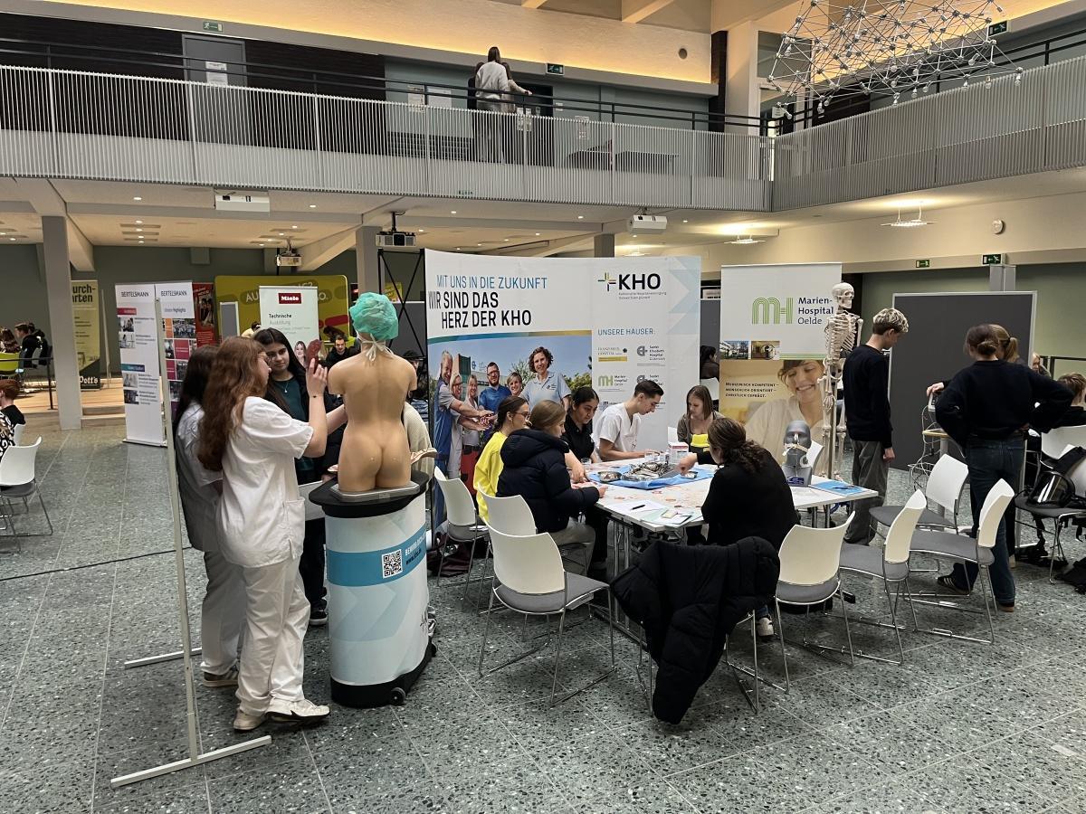 Karriere-Chat bringt Betriebe und Jugendliche der Gesamtschule zusammen