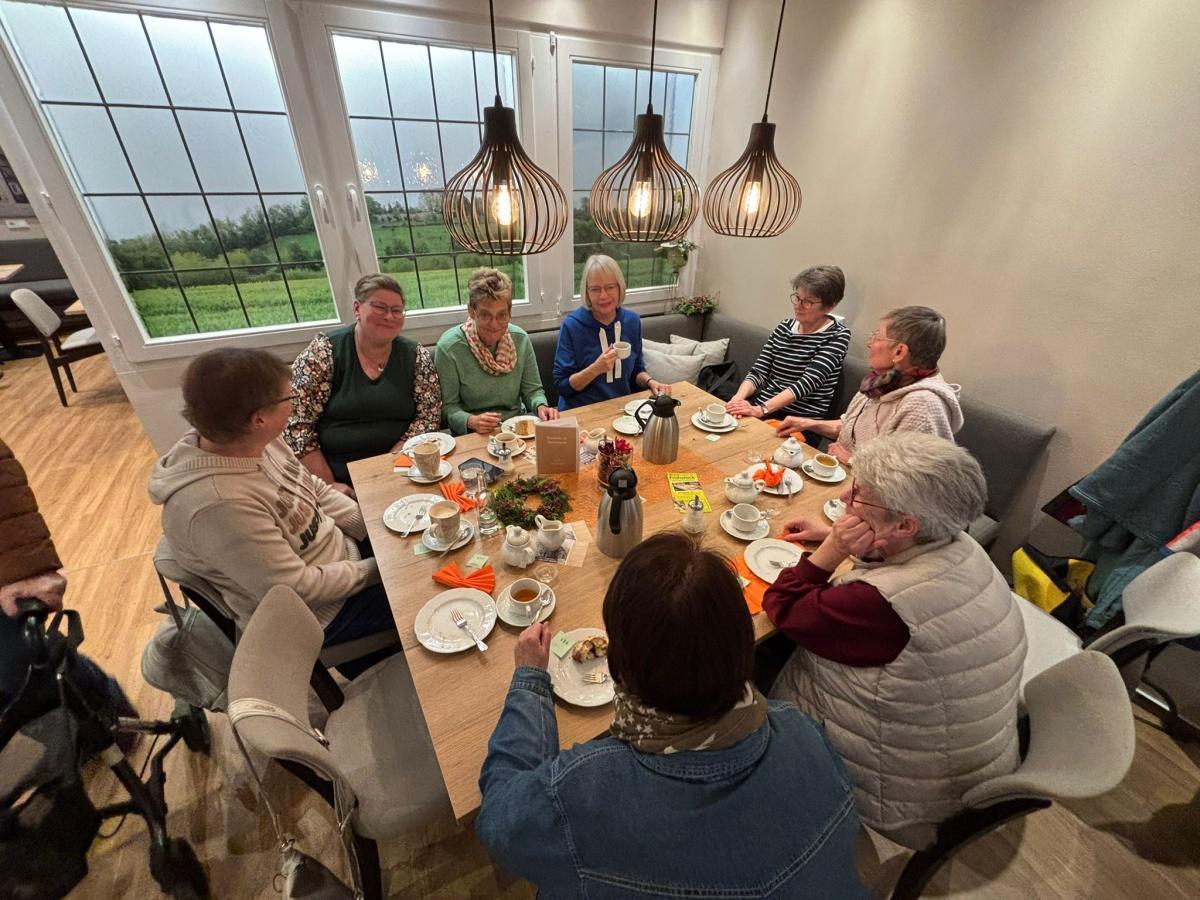 Stromberger Landfrauen - Klönnachmittag im Cafe Terholsen Stromberger Landfrauen - Klönnachmittag im Cafe Terholsen
