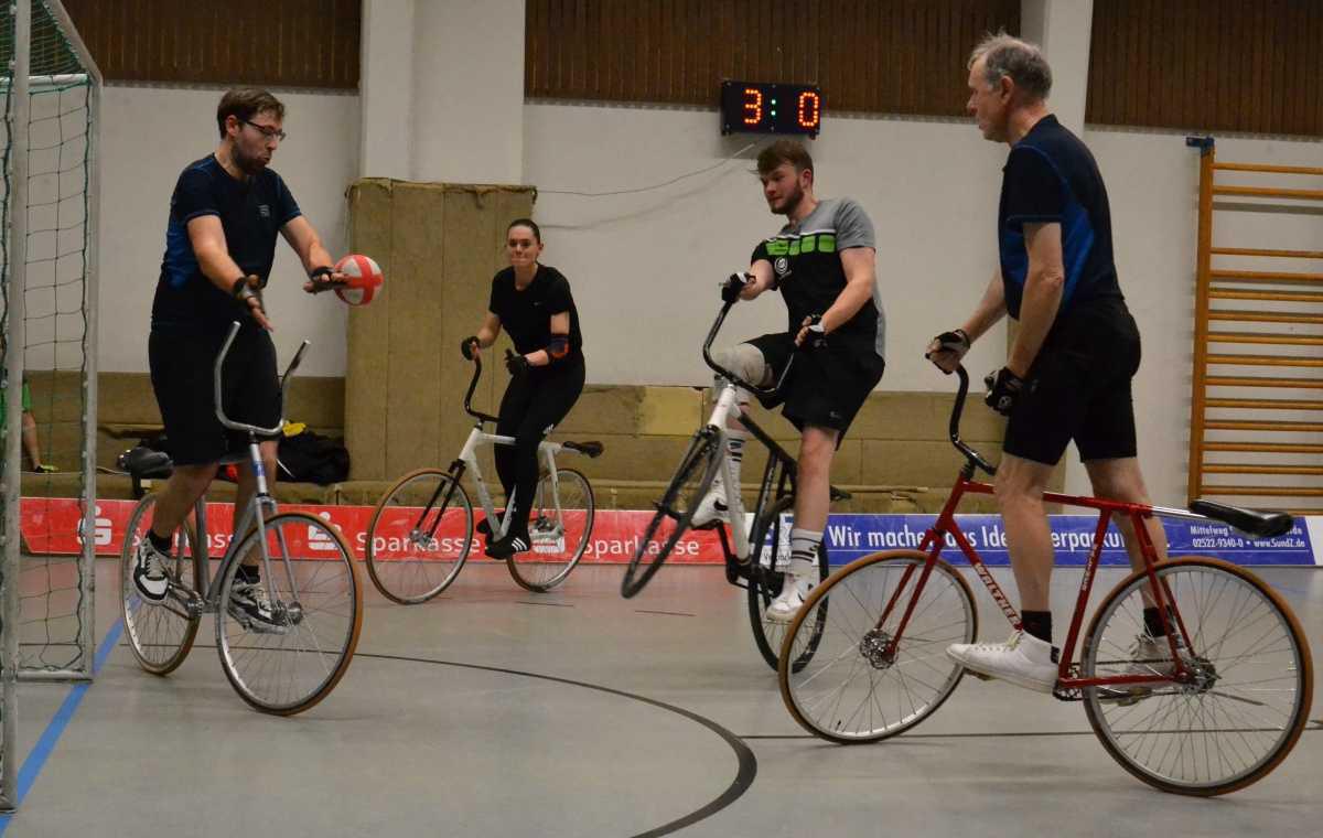 Radball- Vereinsmeisterschaft 2025 bei „Schwalbe“ Radball- Vereinsmeisterschaft 2025 bei „Schwalbe“