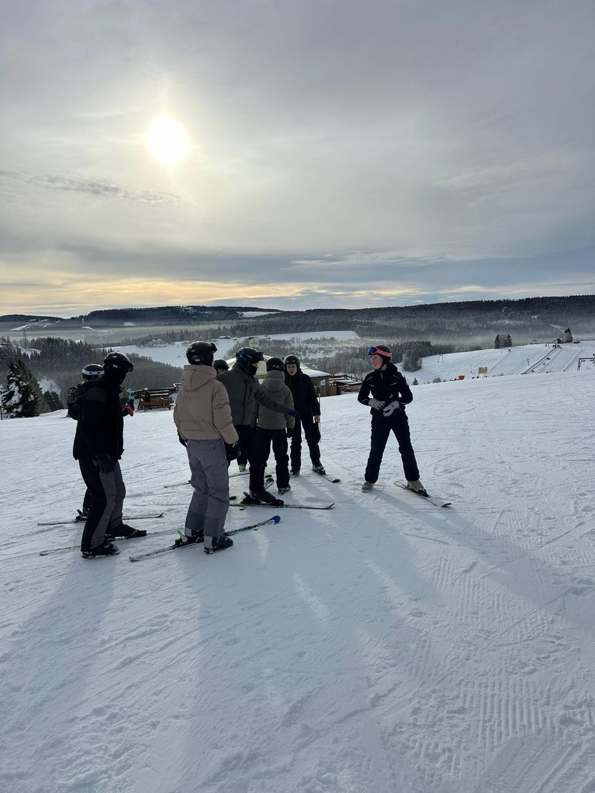 Skiexkursion nach Neuastenberg: Bewegung und Gemeinschaft im Schnee
