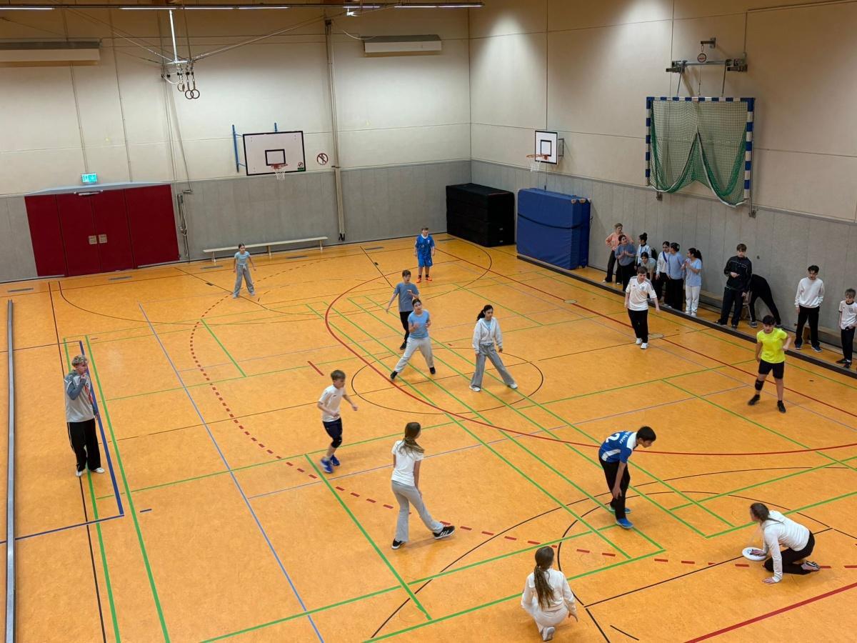 Sporttag der Gesamtschule an Weiberfastnacht Sporttag der Gesamtschule an Weiberfastnacht