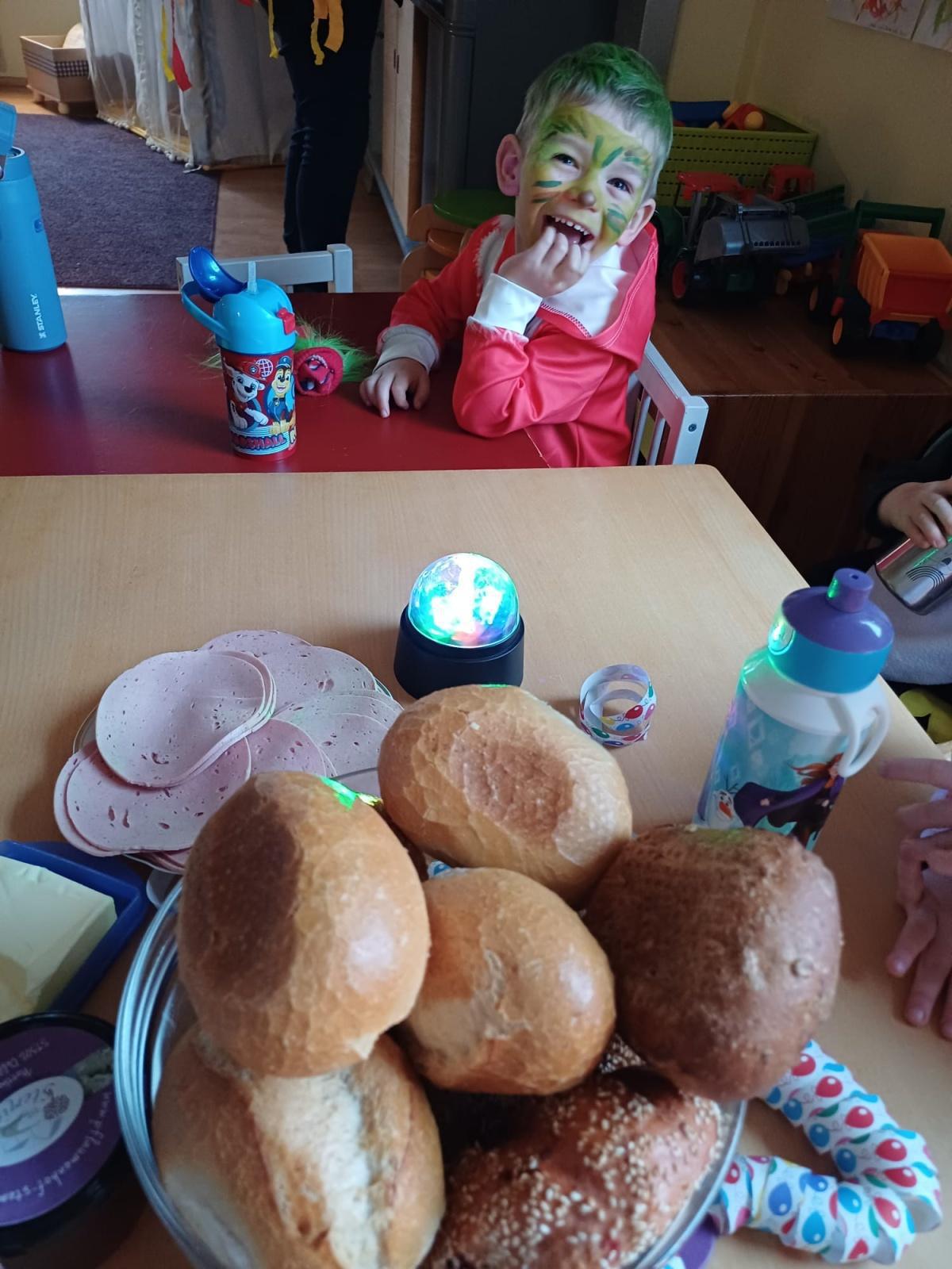 Karneval in Herzhausen – kleine Jecken mit großem Spaß Karneval in Herzhausen – kleine Jecken mit großem Spaß