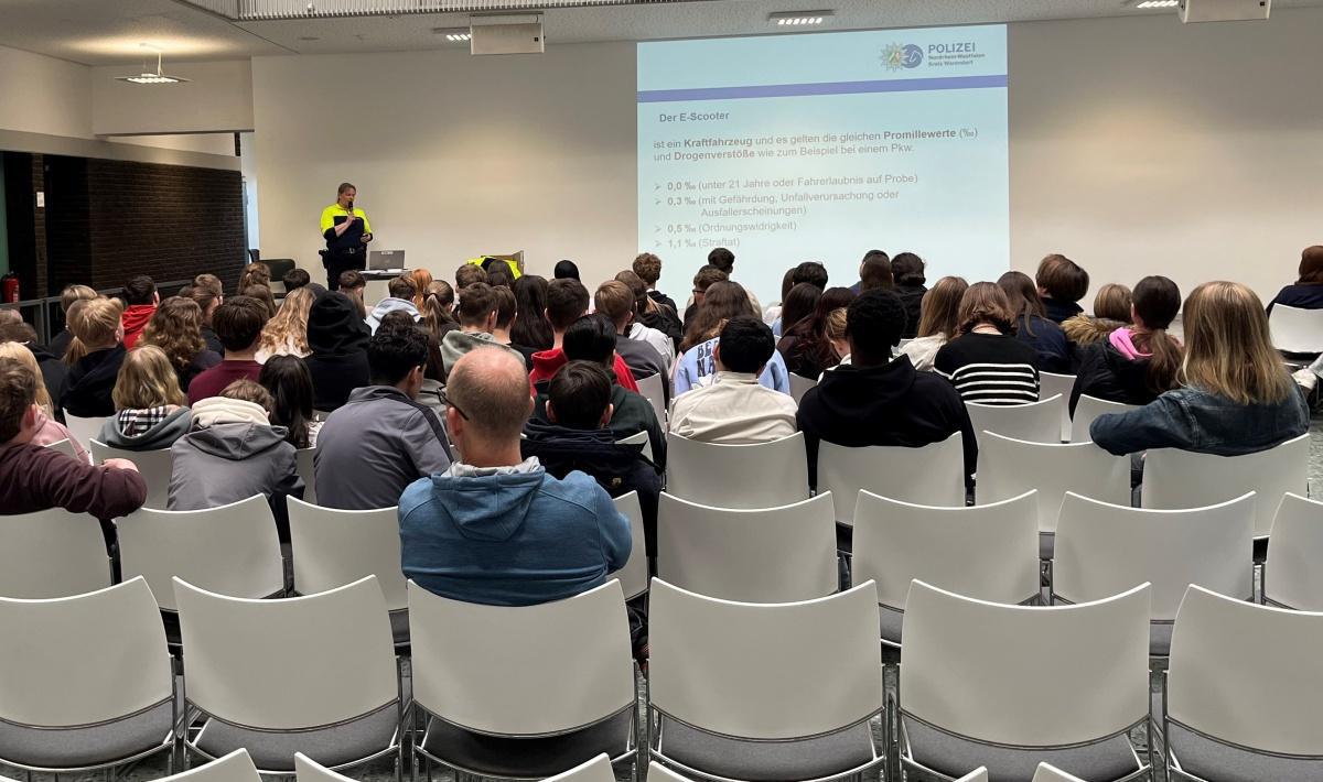 Sicher unterwegs mit dem E-Scooter: Präventionsveranstaltung an der Gesamtschule