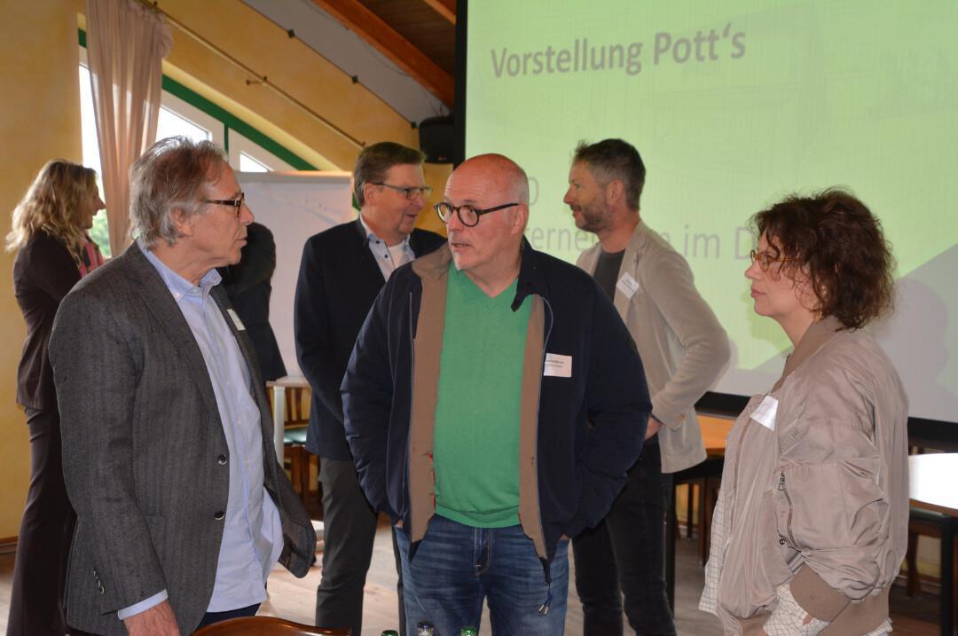 Unternehmen im Dialog bei Pott’s Brauerei: Austausch über Herausforderungen, Innovationen und Zusammenarbeit