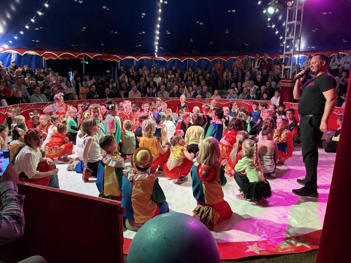 Manege frei für Mut, Gemeinschaft und strahlende Kinder