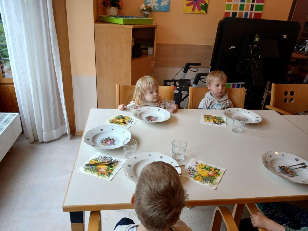 Gemeinsam kochen, lachen und voneinander lernen Gemeinsam kochen, lachen und voneinander lernen