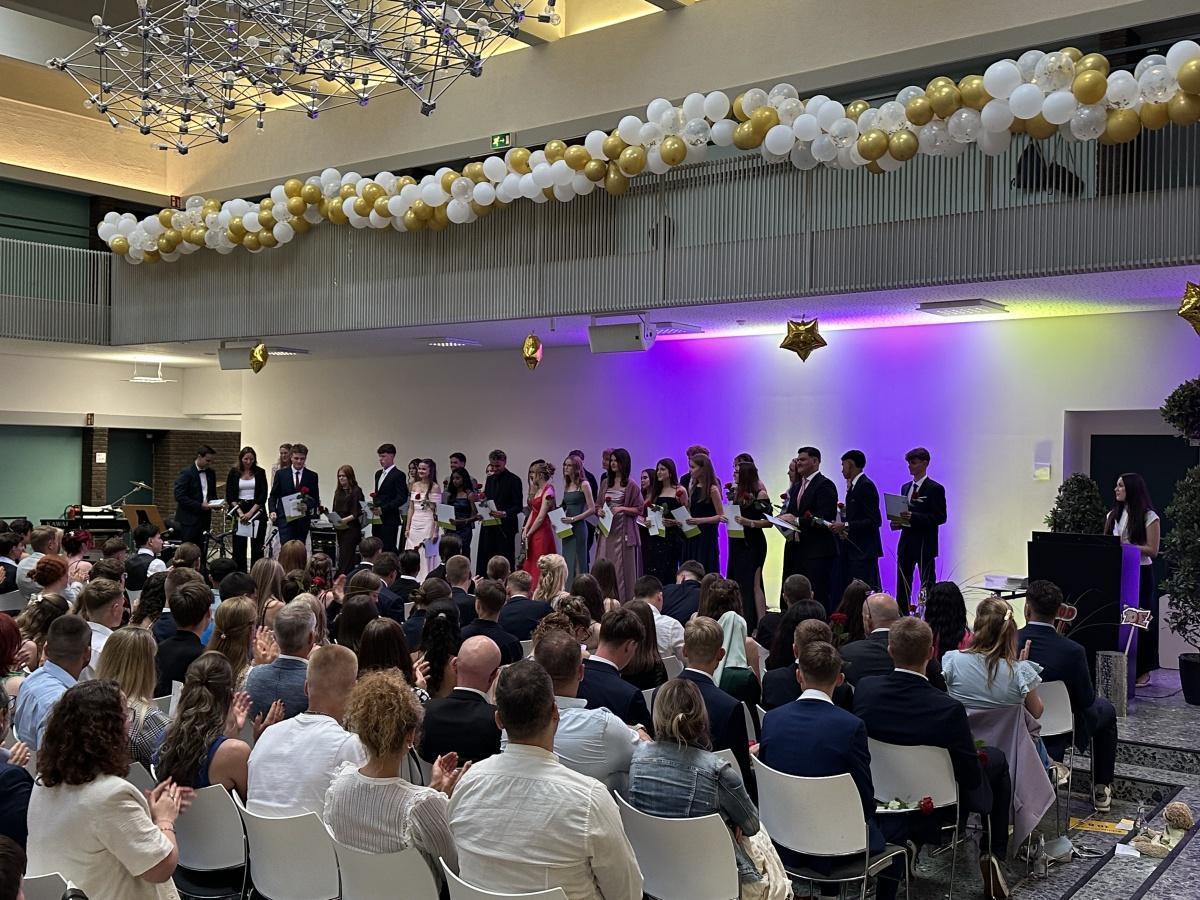 Abschlussfeier an der Gesamtschule – Ein emotionaler Abschied vom Jahrgang 10