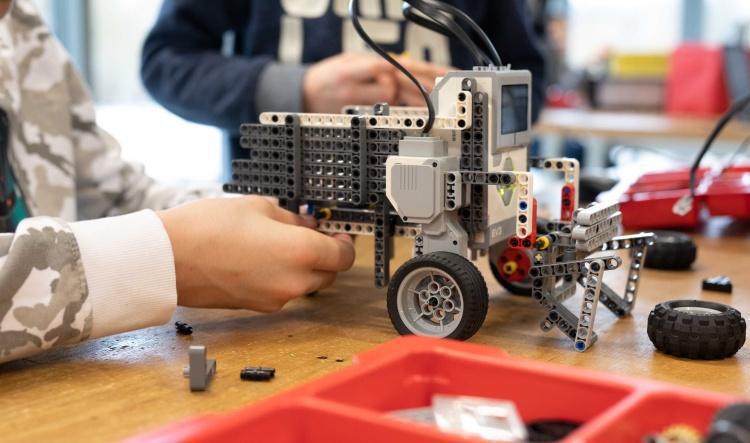 Roboter-AG startet im Januar: Anmeldung ab sofort möglich