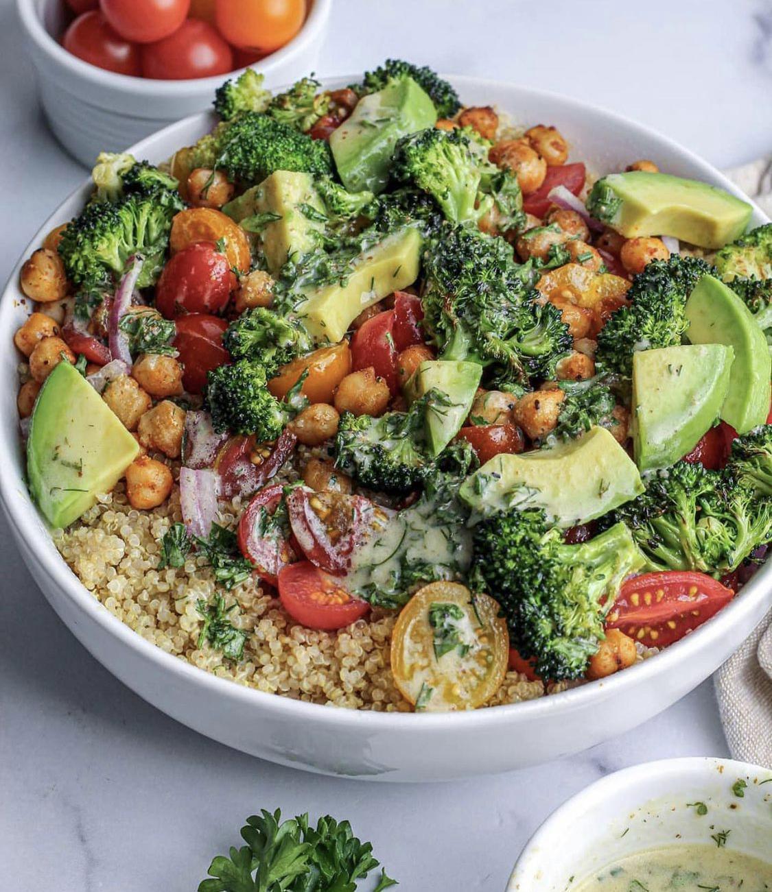 Quinoa grill csicseriborsóval, zöldségekkel