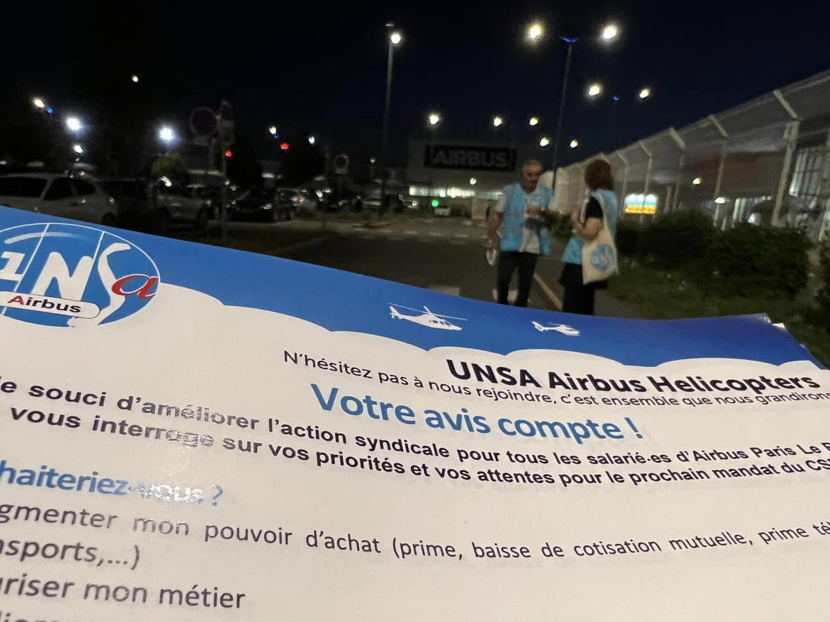 Ce matin avec Philippe CANOBIO de chez Airbus Hélicoptère on tract chez Airbus PLB. Paris! 