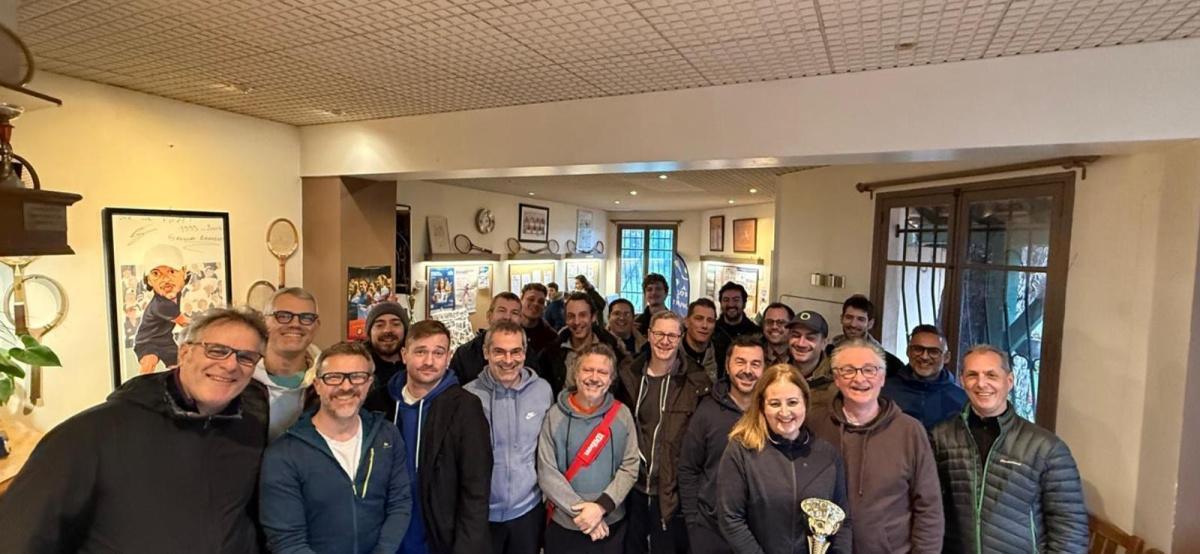 Succès du premier tournoi des raquettes homme au Monde ! Félicitations aux participants !