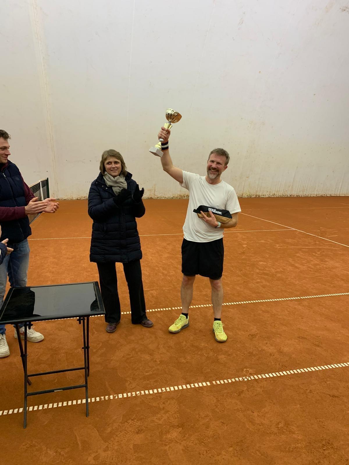 Succès du premier tournoi des raquettes homme au Monde ! Félicitations aux participants !