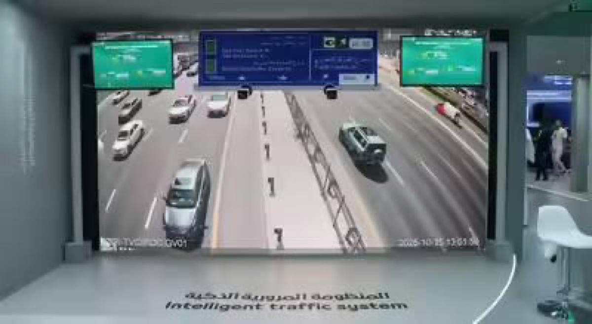 دبي تطلق نظام مراقبة مروري ذكي يعمل بالذكاء الاصطناعي دون تدخل بشري دبي تطلق نظام مراقبة مروري ذكي يعمل بالذكاء الاصطناعي دون تدخل بشري