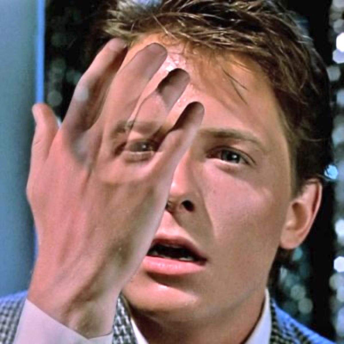 تغريدة مؤسس مشارك ليوتيوب تشعل نقاشاً حول مصير العمل البشري في عصر الذكاء الاصطناعي