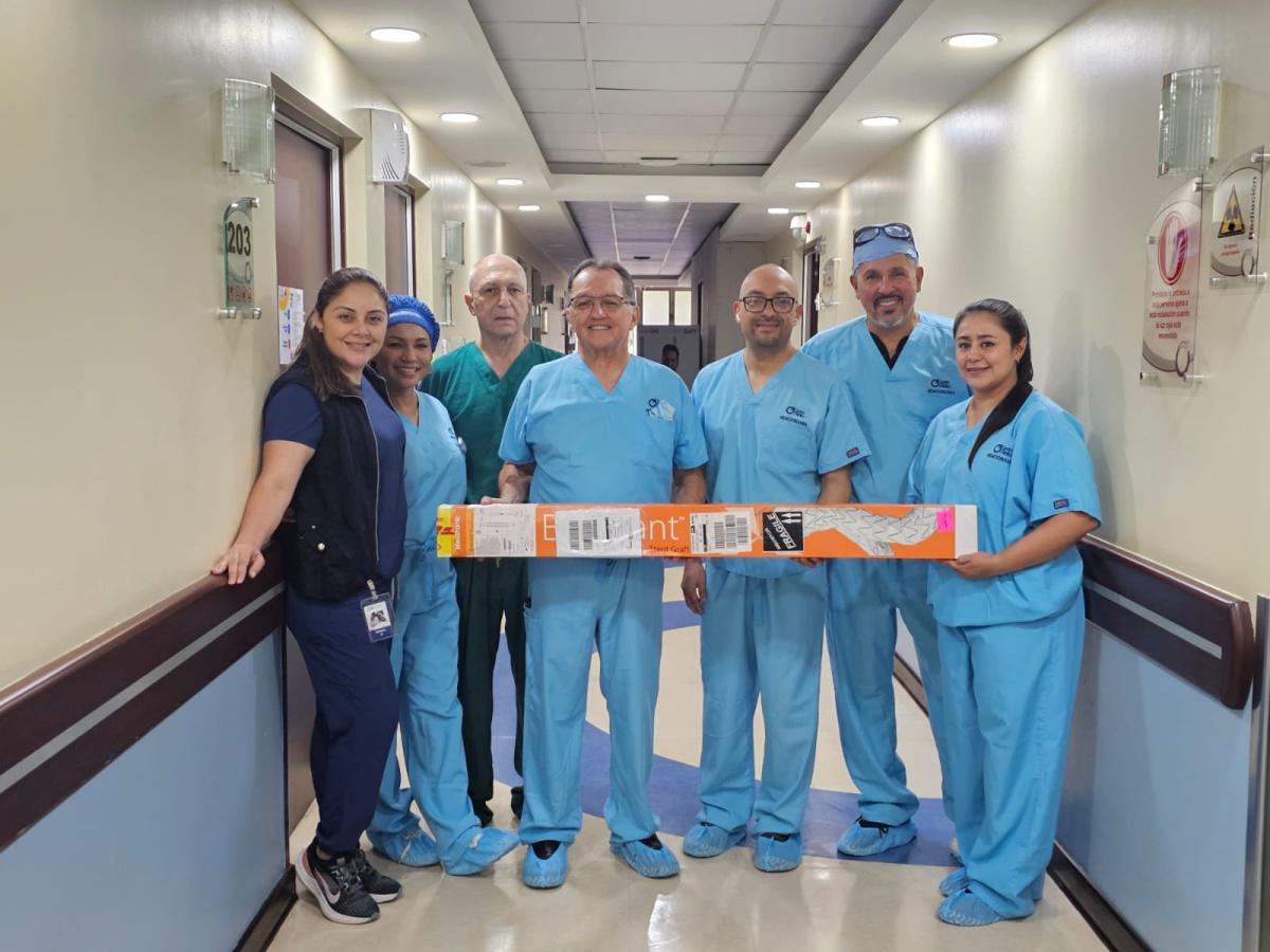 Primer caso en Guatemala de Reparación Endovascular por Aneurisma Abdominal roto con hematoma retroperitoneal, realizado exitosamente en Hospital Centro Médico Primer caso en Guatemala de Reparación Endovascular por Aneurisma Abdominal roto con hematoma retroperitoneal, realizado exitosamente en Hospital Centro Médico