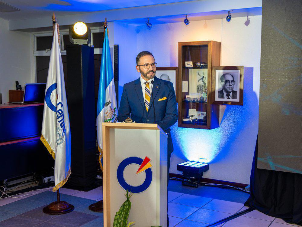 Inauguración de nuevo Laboratorio Central de Centro Médico con la tecnología más avanzada de la región Inauguración de nuevo Laboratorio Central de Centro Médico con la tecnología más avanzada de la región