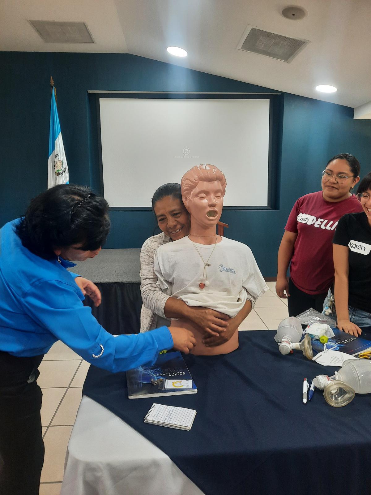 18 de mayo 2024 | Capacitación de RCP: Un Paso Adelante en la Preparación del Personal de Centro Médico 18 de mayo 2024 | Capacitación de RCP: Un Paso Adelante en la Preparación del Personal de Centro Médico