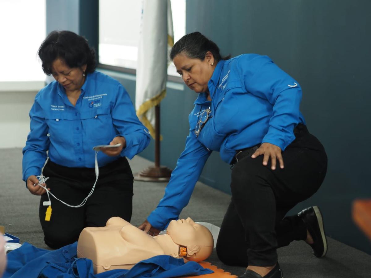18 de mayo 2024 | Capacitación de RCP: Un Paso Adelante en la Preparación del Personal de Centro Médico 18 de mayo 2024 | Capacitación de RCP: Un Paso Adelante en la Preparación del Personal de Centro Médico
