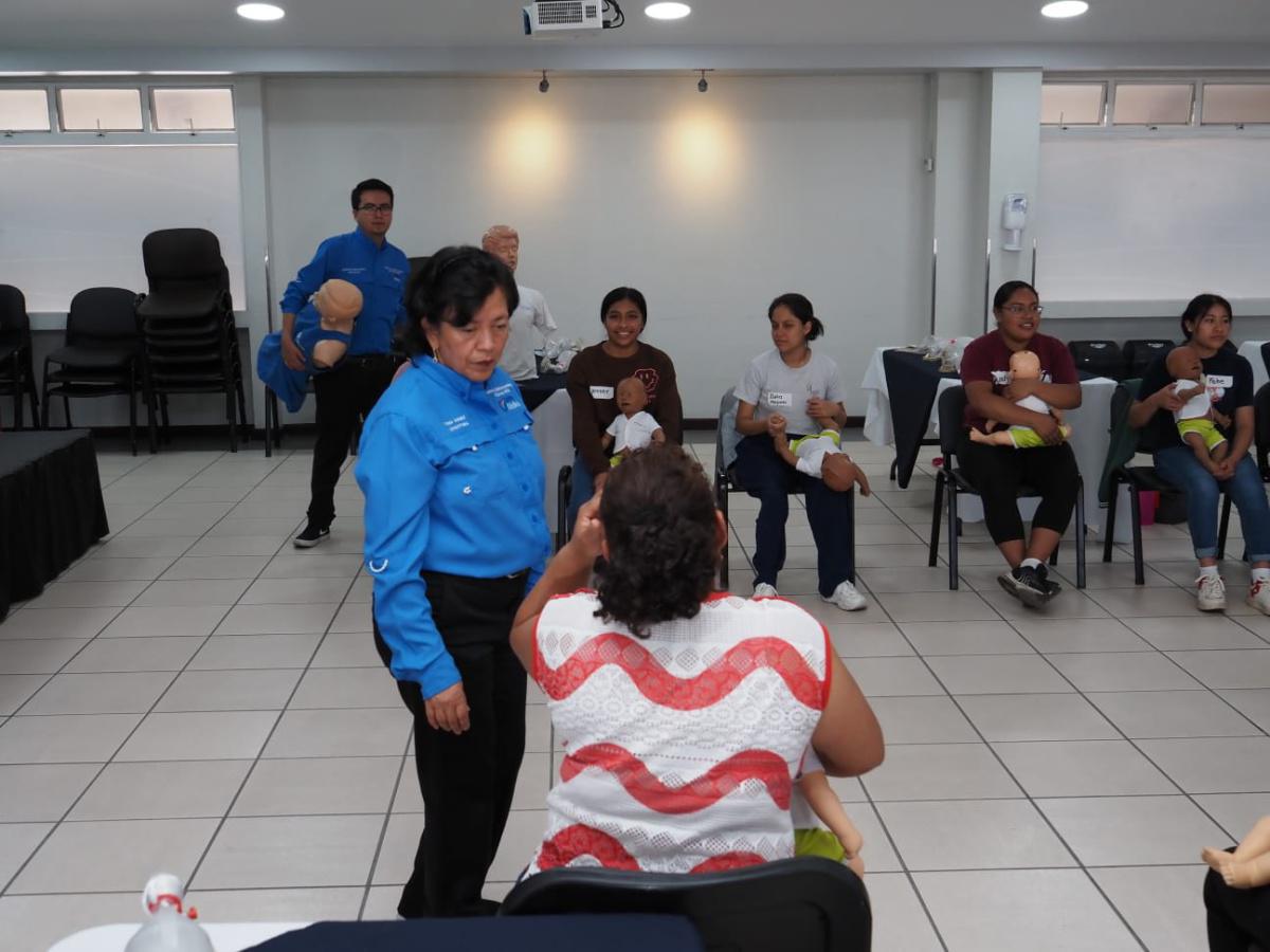 18 de mayo 2024 | Capacitación de RCP: Un Paso Adelante en la Preparación del Personal de Centro Médico 18 de mayo 2024 | Capacitación de RCP: Un Paso Adelante en la Preparación del Personal de Centro Médico