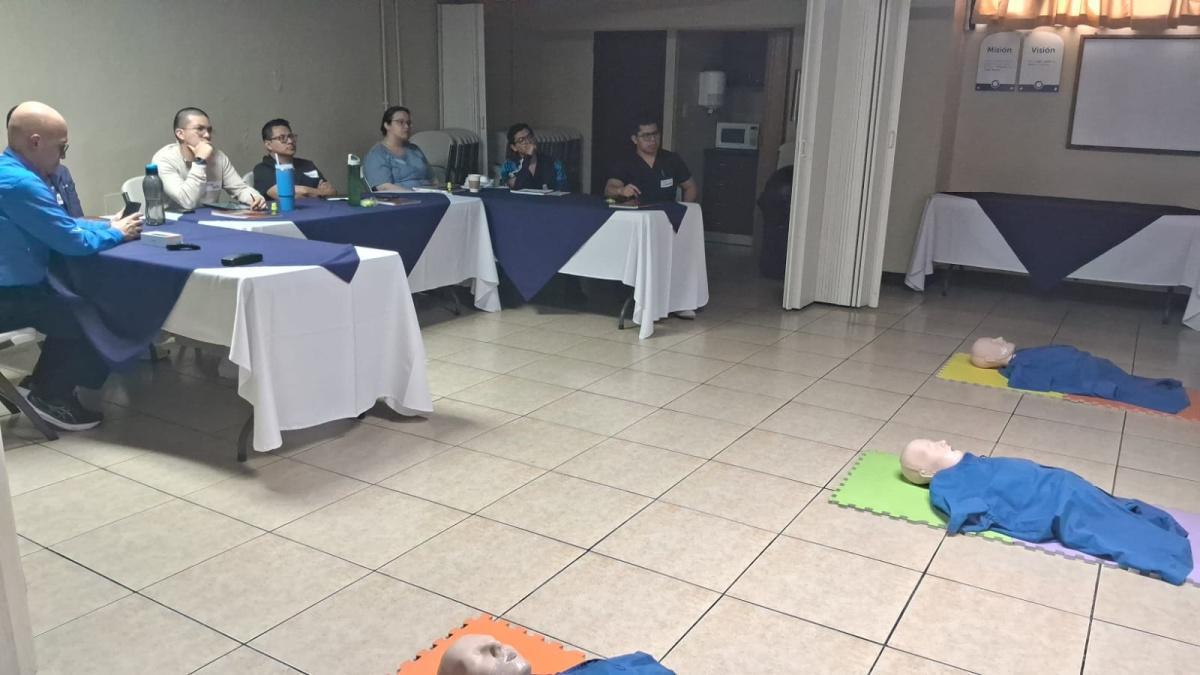 2 Noviembre | Exitoso Taller de Actualización de RCP para Médicos Residentes en el Hospital Centro Médico 2 Noviembre | Exitoso Taller de Actualización de RCP para Médicos Residentes en el Hospital Centro Médico