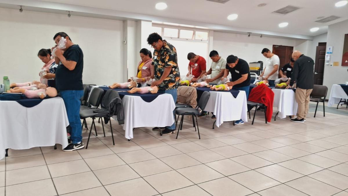 Capacitación en RCP para CORPOINSA: Extendiendo Habilidades de Emergencia a la Comunidad Empresarial Guatemalteca Capacitación en RCP para CORPOINSA: Extendiendo Habilidades de Emergencia a la Comunidad Empresarial Guatemalteca