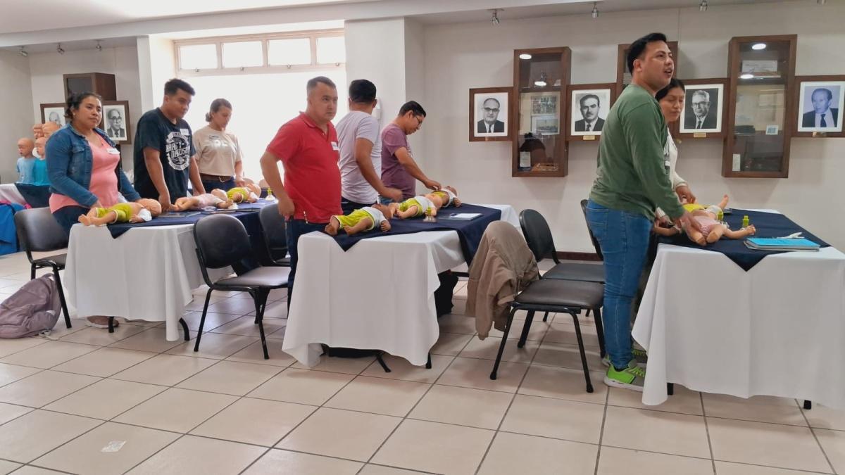 Capacitación en RCP para CORPOINSA: Extendiendo Habilidades de Emergencia a la Comunidad Empresarial Guatemalteca Capacitación en RCP para CORPOINSA: Extendiendo Habilidades de Emergencia a la Comunidad Empresarial Guatemalteca