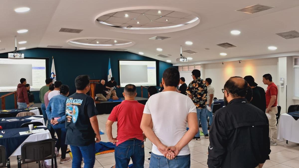 Capacitación en RCP para CORPOINSA: Extendiendo Habilidades de Emergencia a la Comunidad Empresarial Guatemalteca