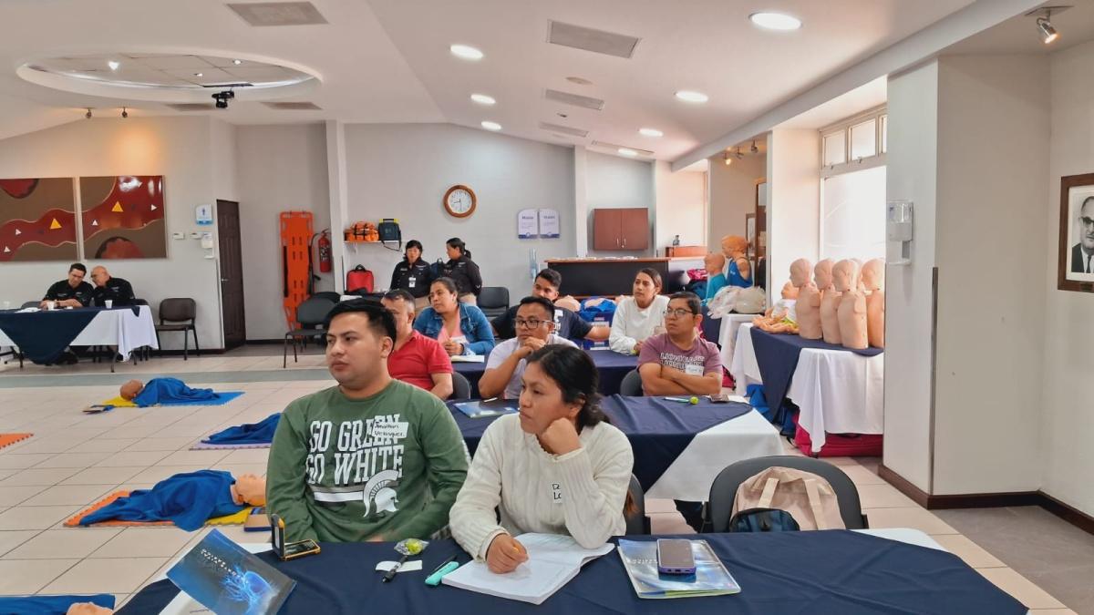 Capacitación en RCP para CORPOINSA: Extendiendo Habilidades de Emergencia a la Comunidad Empresarial Guatemalteca Capacitación en RCP para CORPOINSA: Extendiendo Habilidades de Emergencia a la Comunidad Empresarial Guatemalteca