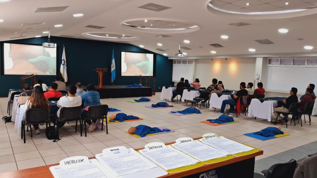 Capacitación en RCP para CORPOINSA: Extendiendo Habilidades de Emergencia a la Comunidad Empresarial Guatemalteca Capacitación en RCP para CORPOINSA: Extendiendo Habilidades de Emergencia a la Comunidad Empresarial Guatemalteca