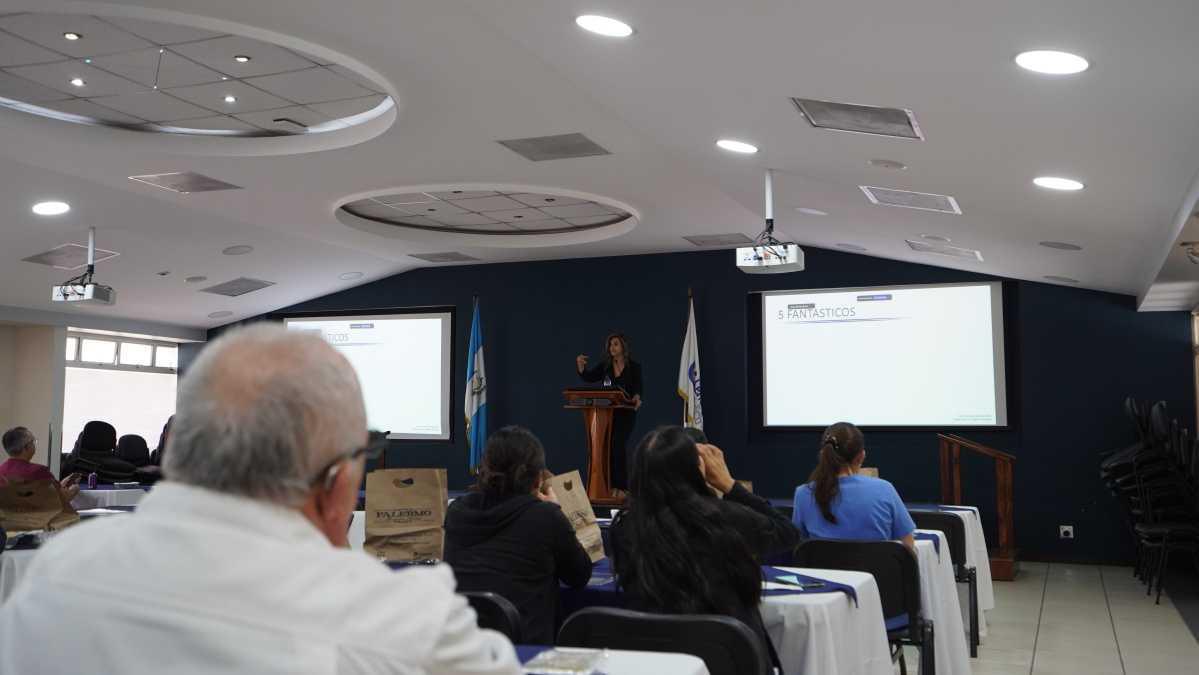 Conferencia: Vitamina D, más que una vitamina Conferencia: Vitamina D, más que una vitamina