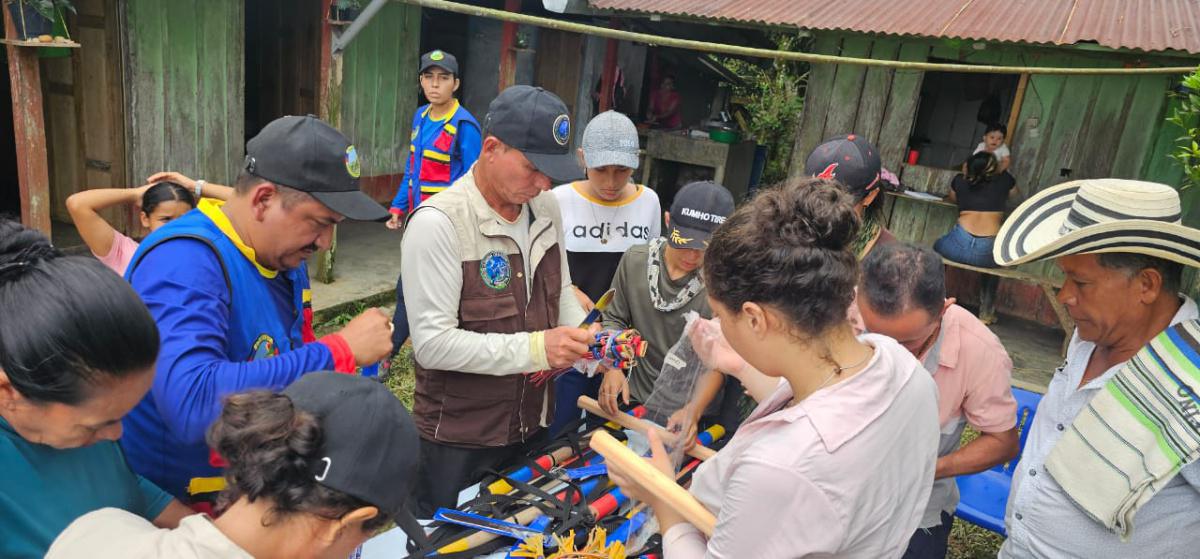 Guardias Campesinas unidas por la paz y la protección del territorio en Antioquia Guardias Campesinas unidas por la paz y la protección del territorio en Antioquia