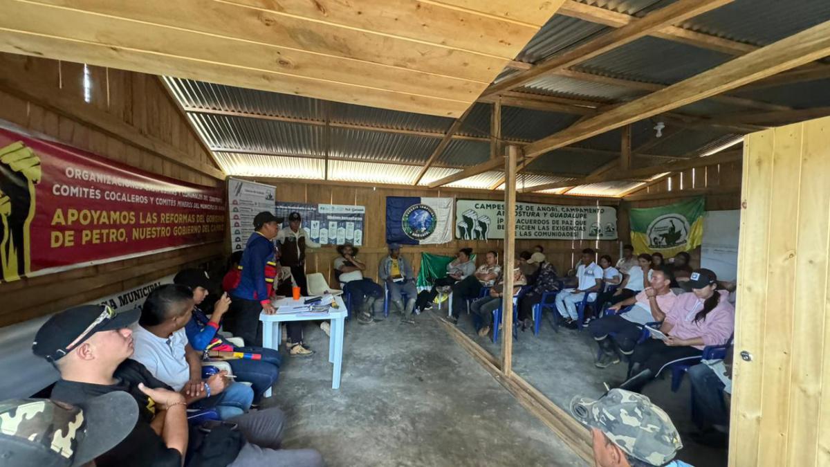 Guardias Campesinas unidas por la paz y la protección del territorio en Antioquia Guardias Campesinas unidas por la paz y la protección del territorio en Antioquia