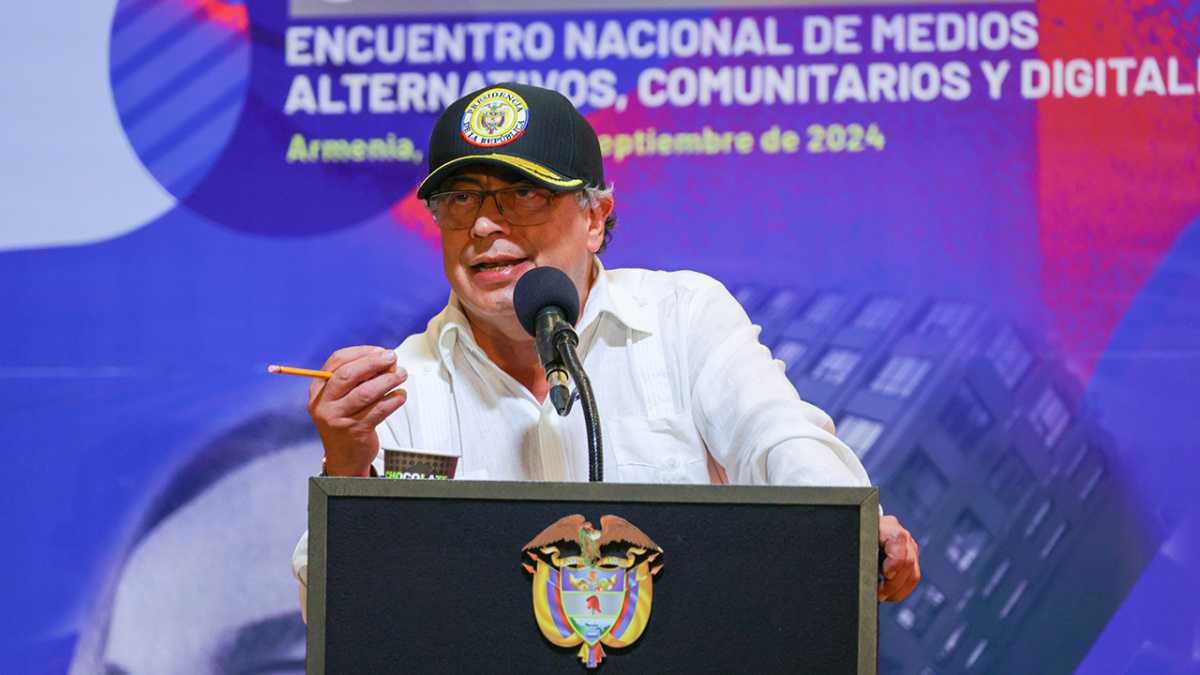 Presidente Petro Anuncia Financiamiento a Medios Alternativos en Encuentro Nacional de Comunicación Presidente Petro Anuncia Financiamiento a Medios Alternativos en Encuentro Nacional de Comunicación