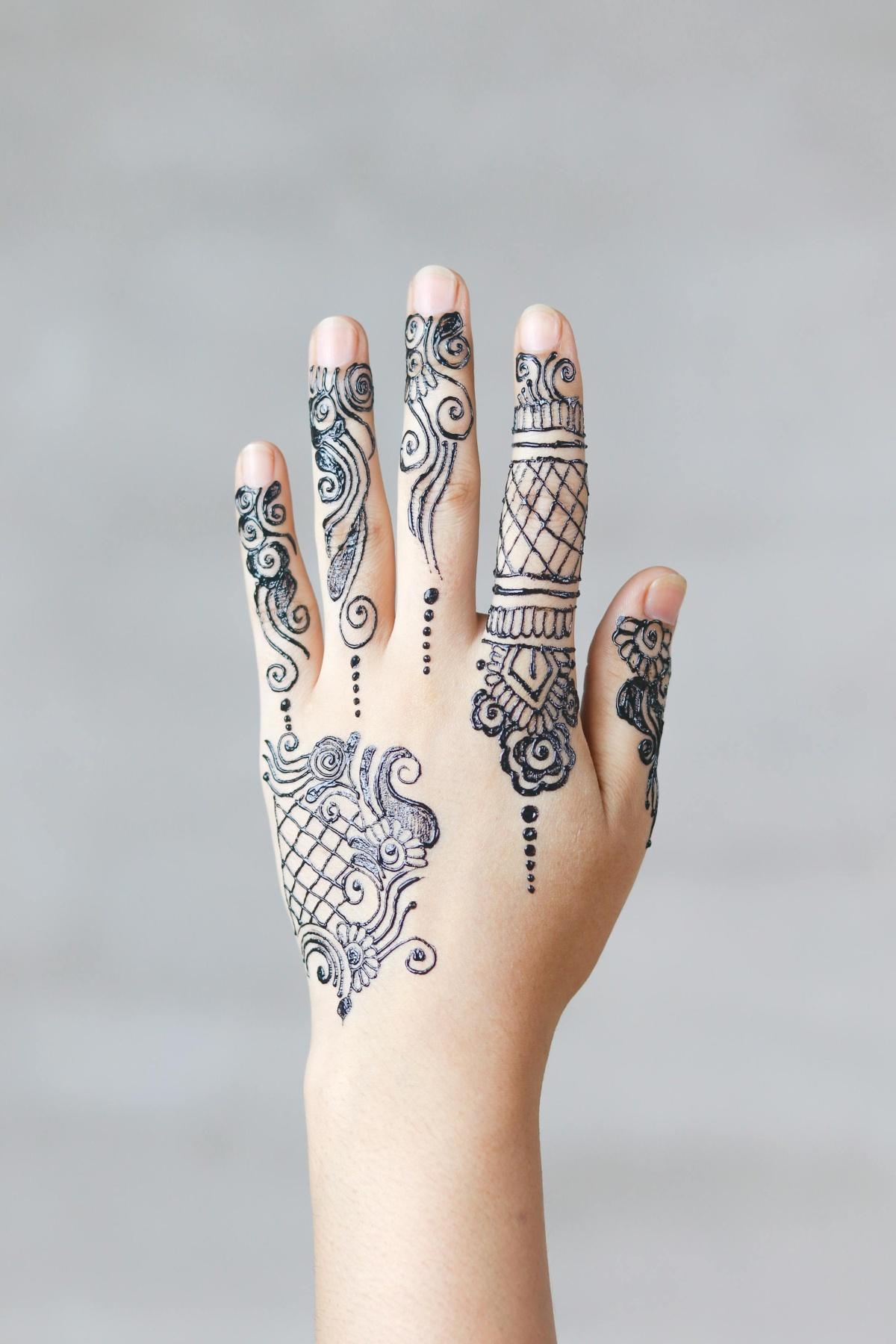 Henna art services~ South C
