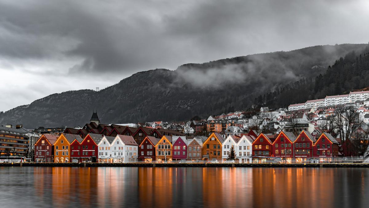 Noruega: Donde los Fiordos se Funden con el Cielo