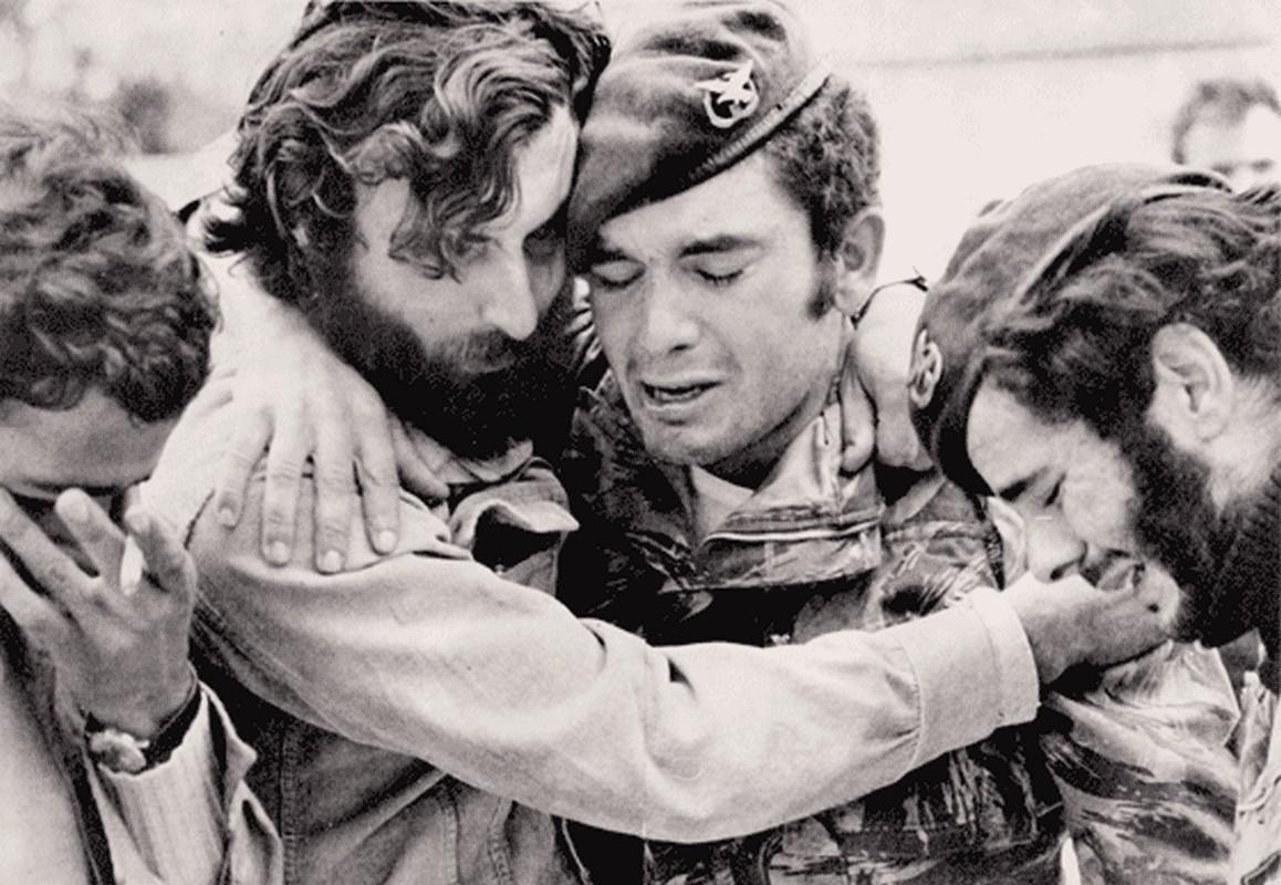 La Revolución de los Claveles (1974)