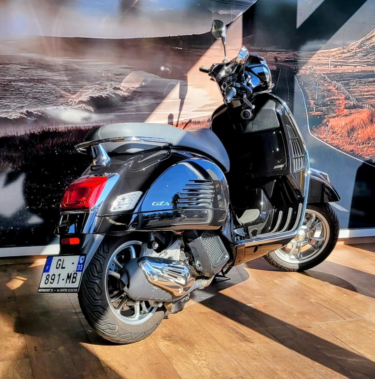 PIAGGIO Vespa GTS 125 Classic 
