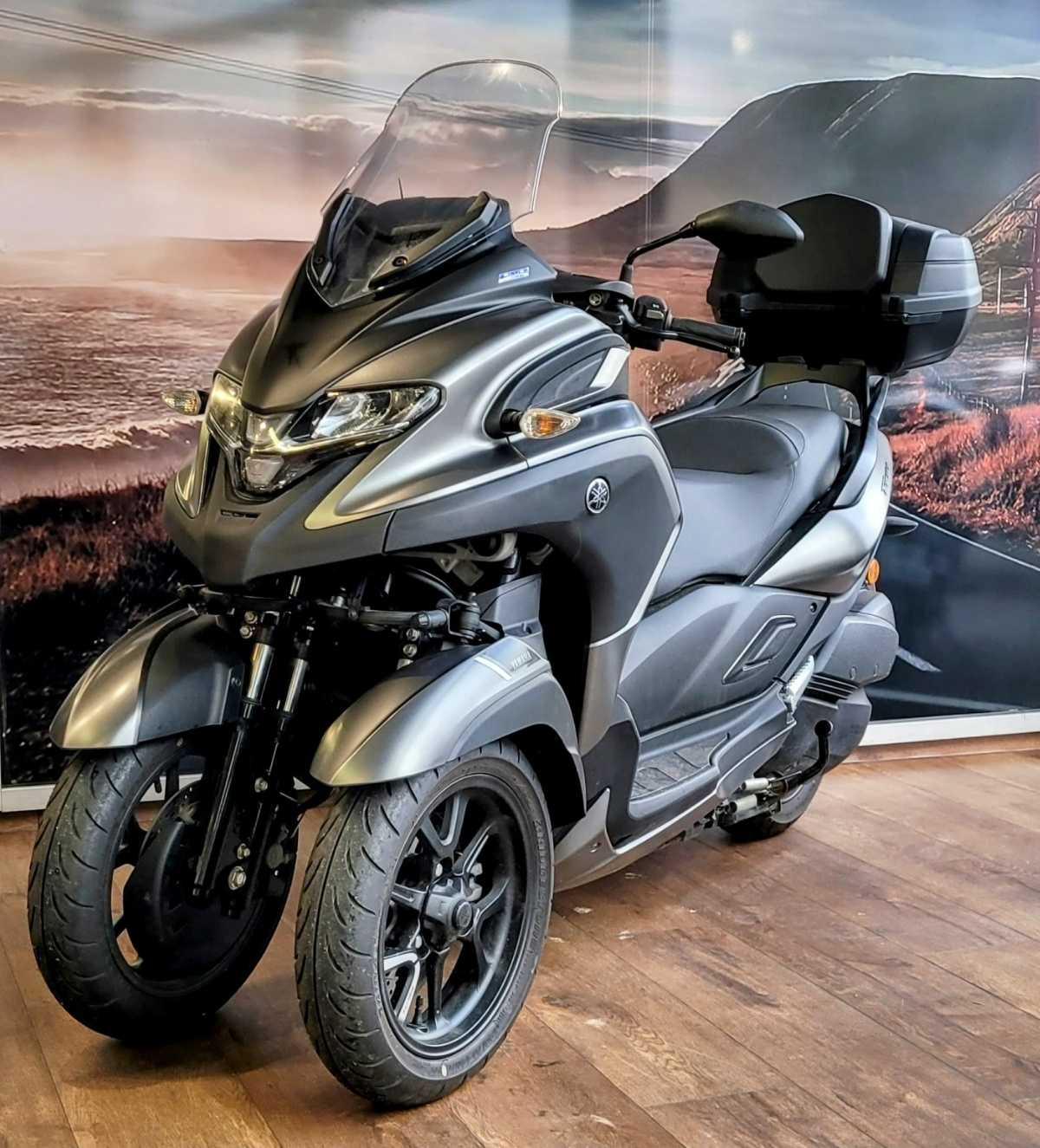 YAMAHA TRICITY 300