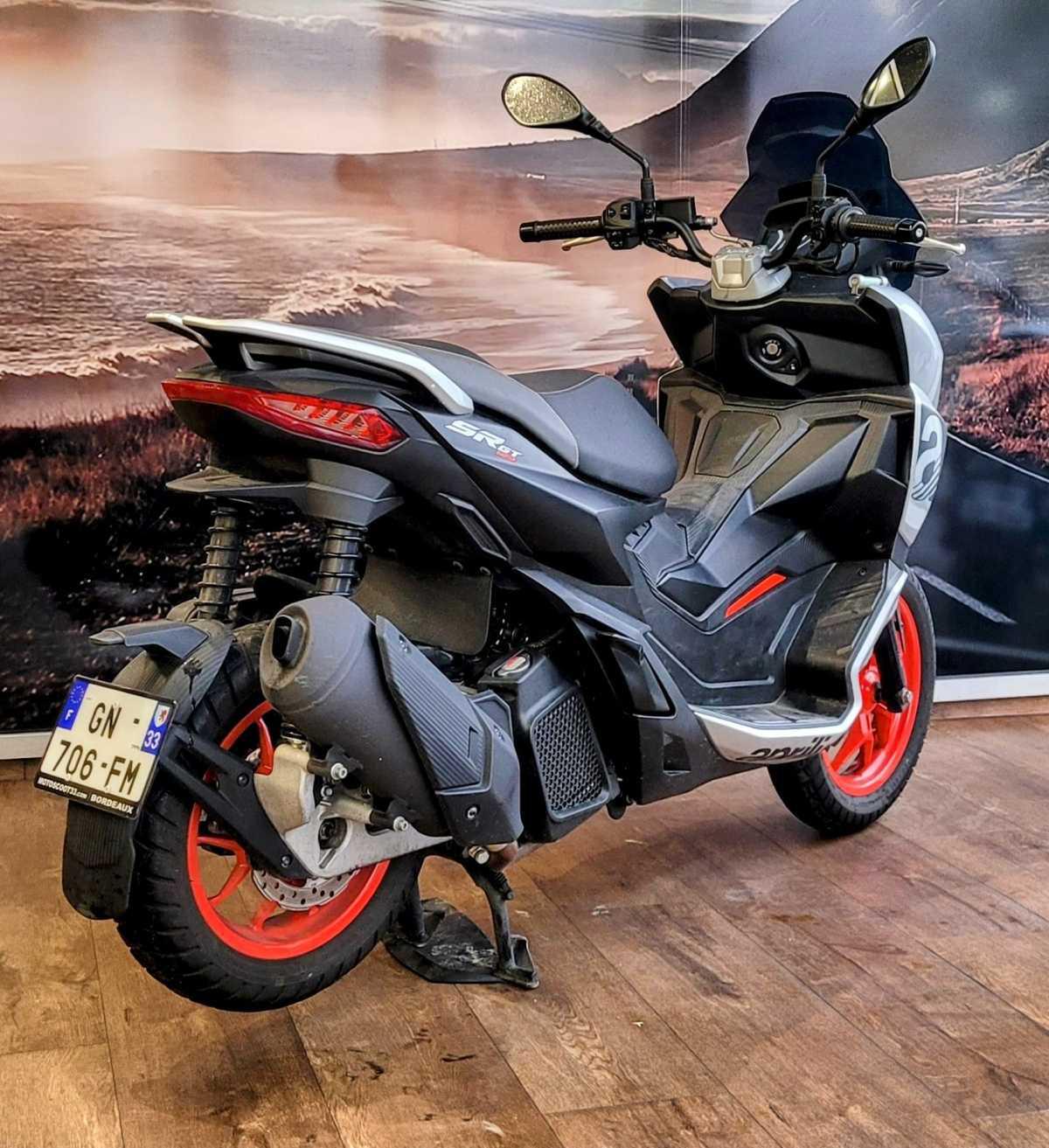 SCOOTER APRILIA 125 SR GT