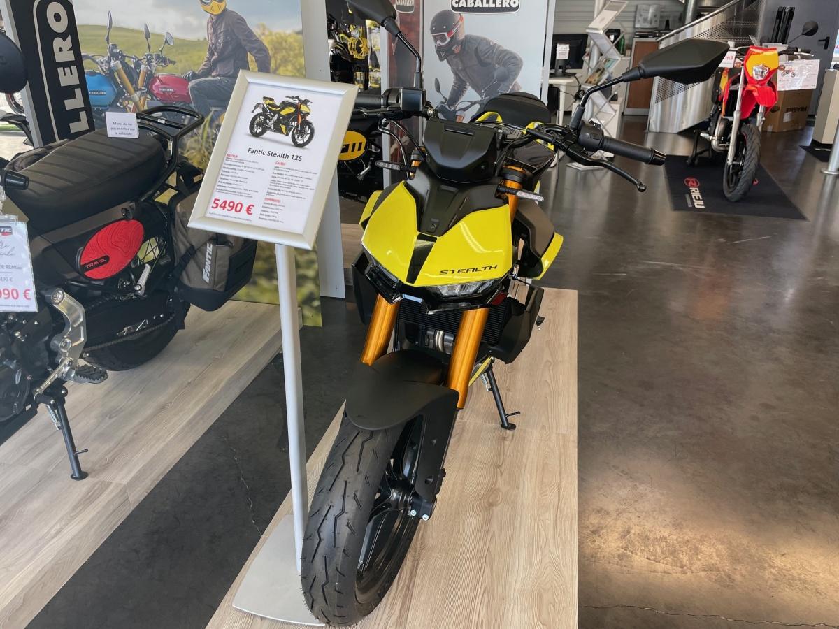FANTIC 125 STEALTH