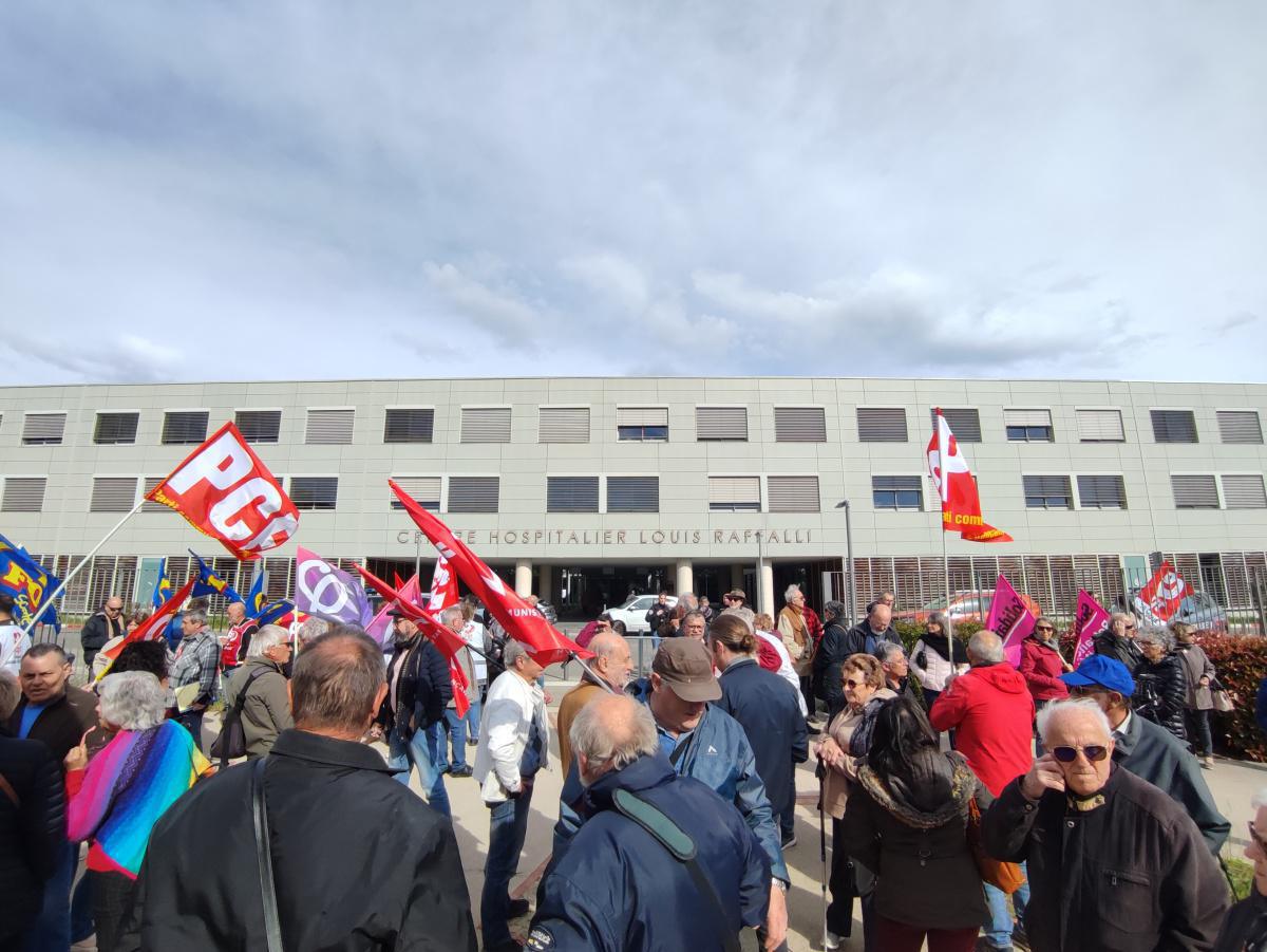 Mobilisation à Manosque pour l'hôpital et le système de soins Mobilisation à Manosque pour l'hôpital et le système de soins