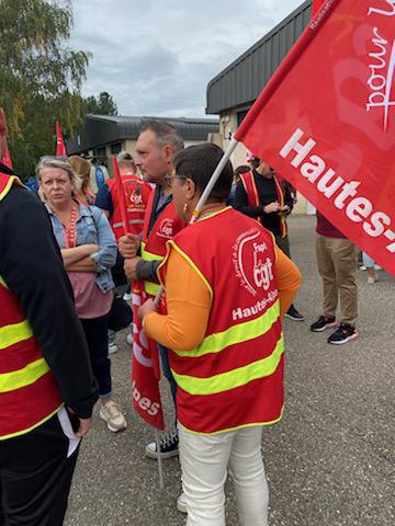 La poste : soutien au camarade Rachid La poste : soutien au camarade Rachid