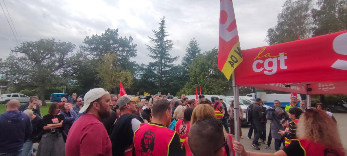 La poste : soutien au camarade Rachid La poste : soutien au camarade Rachid