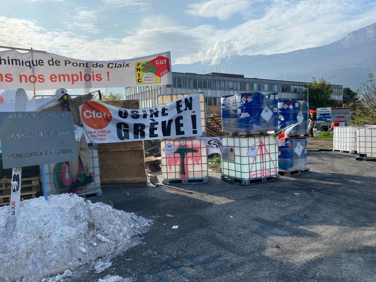 Les camarades de la chimie mobilisés pour leurs emplois ! Les camarades de la chimie mobilisés pour leurs emplois !