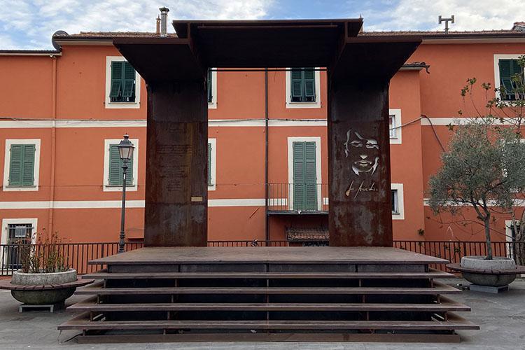 Piazza Fabrizio De André