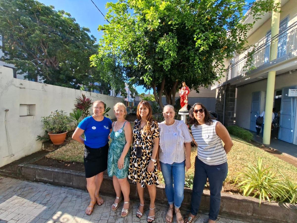 Le Snec-CFTC présent dans nos établissements scolaires avec la présidente nationale Le Snec-CFTC présent dans nos établissements scolaires avec la présidente nationale