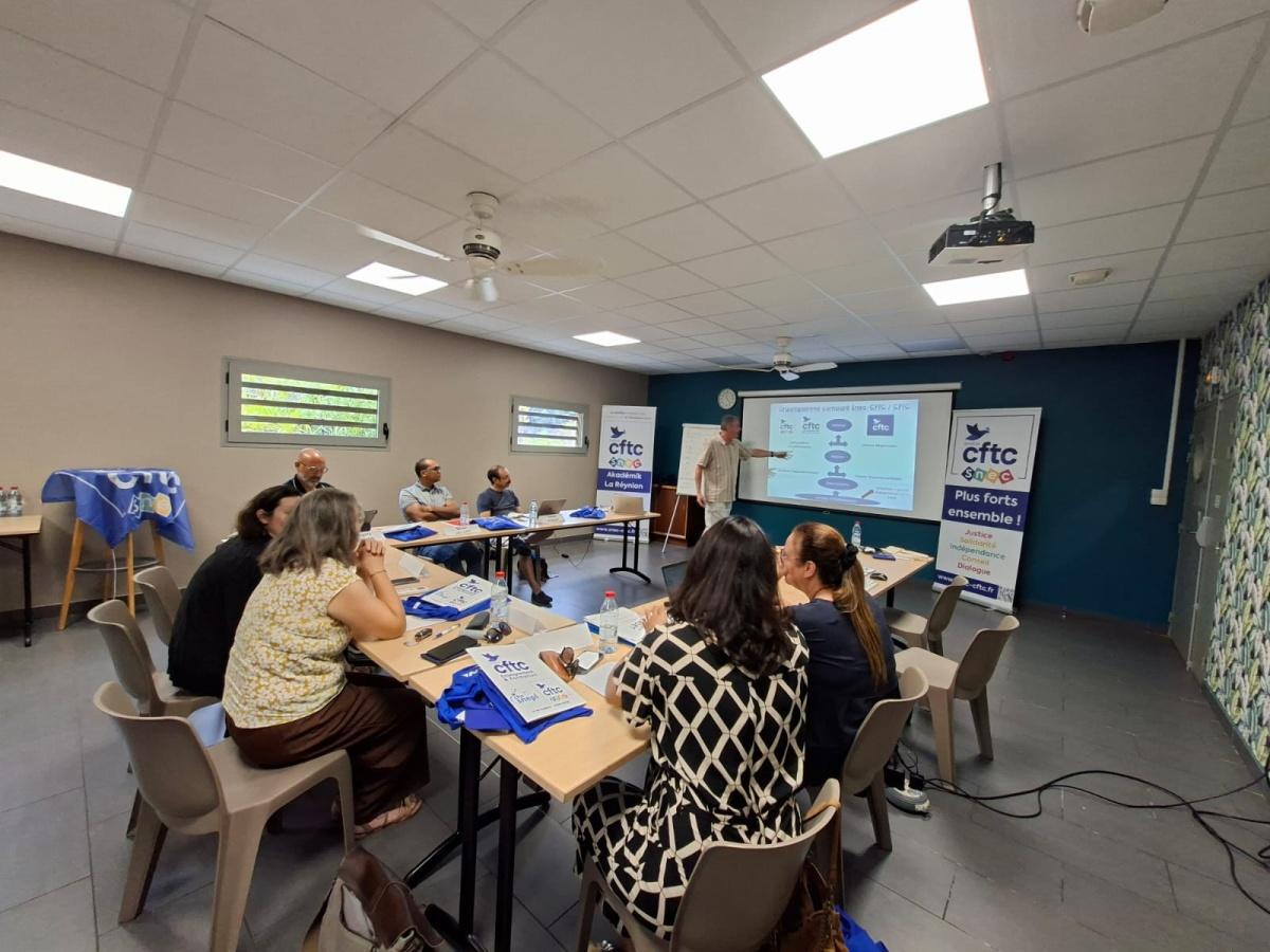 Le Snec-CFTC présent dans nos établissements scolaires avec la présidente nationale Le Snec-CFTC présent dans nos établissements scolaires avec la présidente nationale