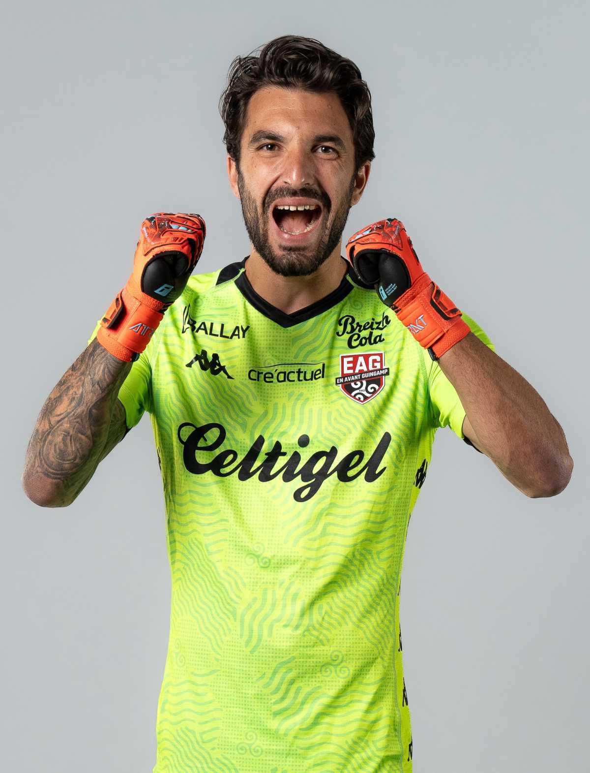 16 Enzo BASILIO